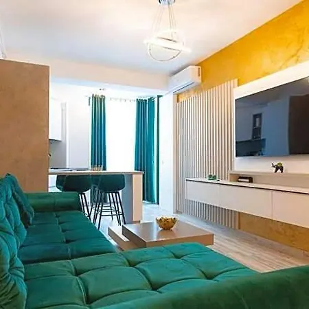 Gold House Byr S Hotel