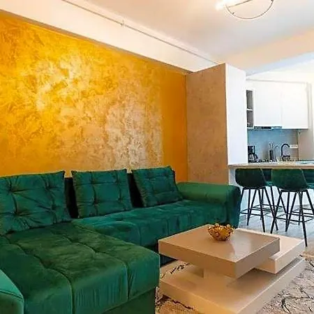 Gold House Byr S