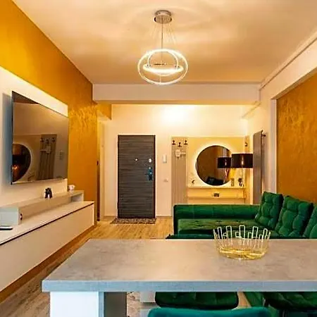 Hotel Gold House Byr S 4*