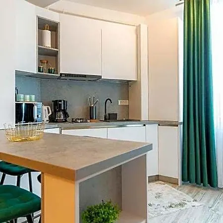 Hotel Gold House Byr S 4*