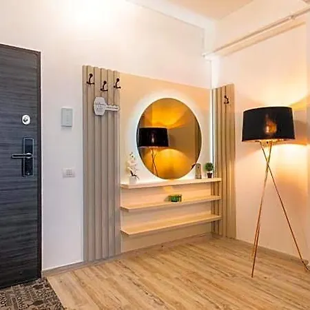 Hotel Gold House Byr S 4*