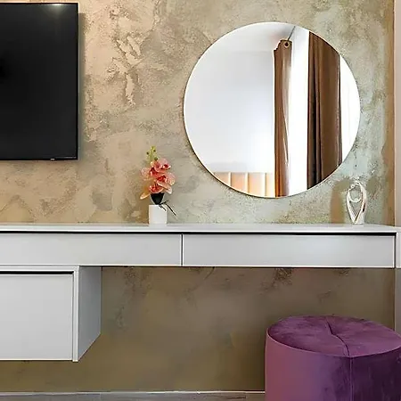 Gold House Byr S Hotel Mamaja