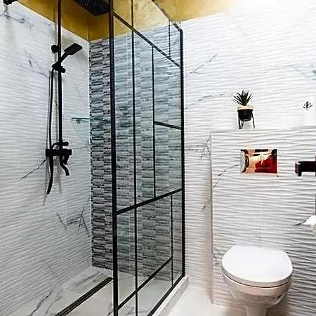 Hotel Gold House Byr S